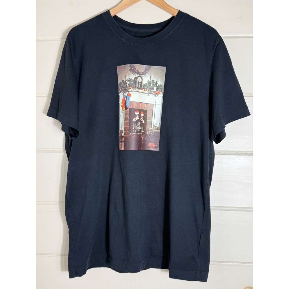 Air Jordan T-Shirt Christmas Fireplace Graphic Cotton Black L Casual